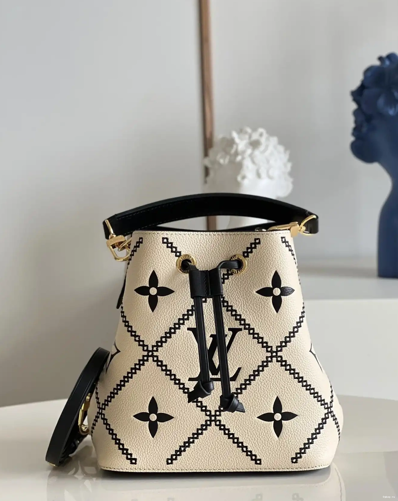 BB LOUIS VUITTON NÉONOÉ 0606
